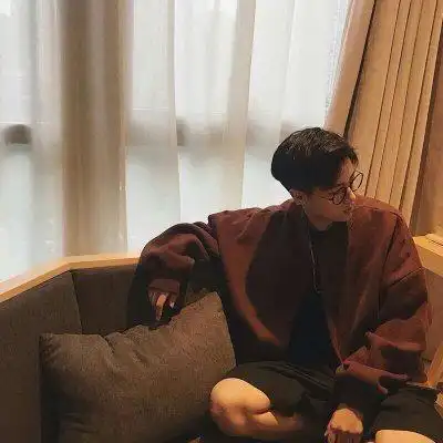 高清照片男生帅气图片阳光少年酷酷的男生真人微信头像图片