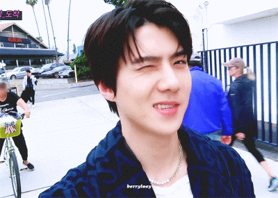 勋勋的wink gif 吴世勋 sehun