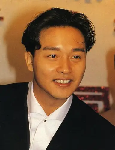 娱乐 张国荣(图片来源:资料图片) 《霸王别姬》是由两岸三地跨界合作