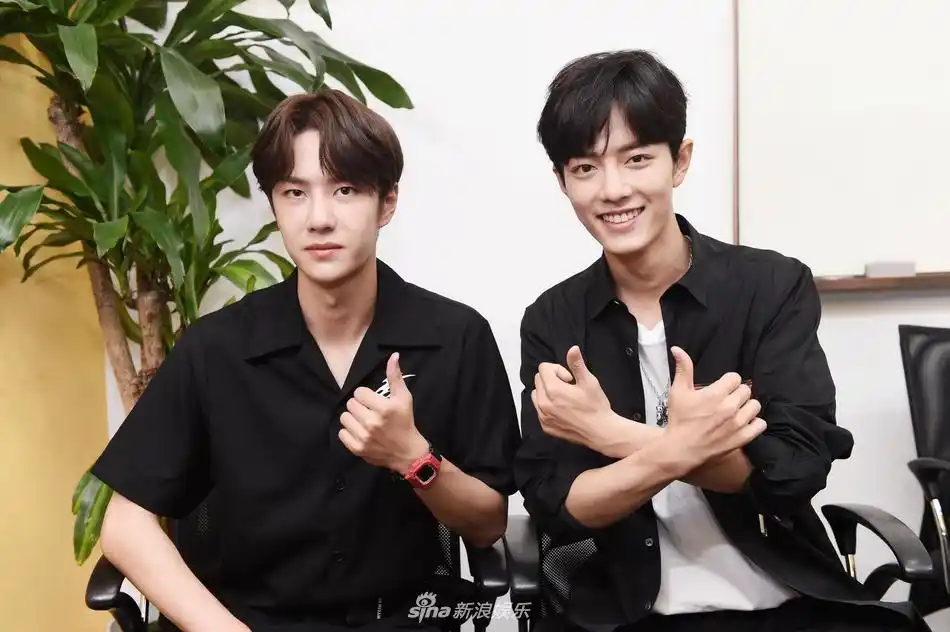 73l   肖老师这种盛世美颜谁敢跟他一起合照   74l   我怀疑肖老师