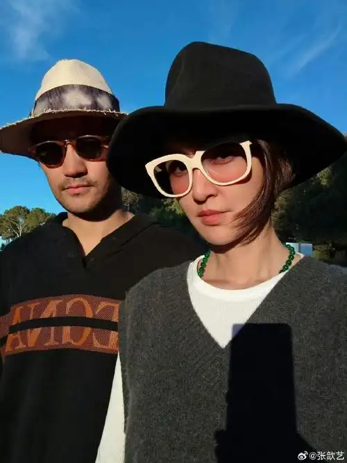 袁弘张歆艺带娃游西班牙