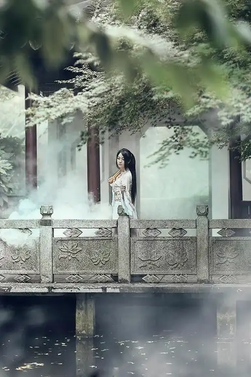 古装美女江南水乡古典气质美女性感诱惑