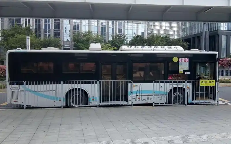 [小间隔大客流干线]深圳公交326路 石岩汽车站→皇岗口岸 全程行车