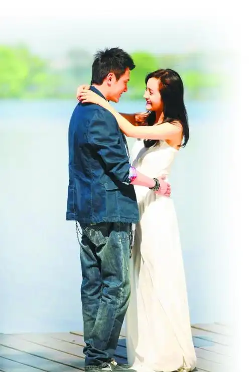 冯绍峰,杨幂甜蜜相拥