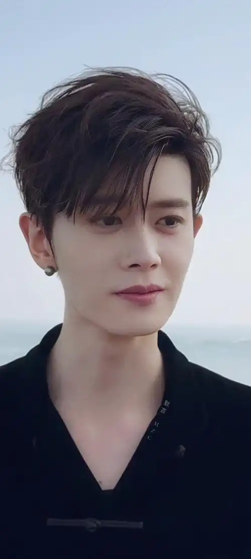 元气满满的一天～@任嘉伦allen  任嘉伦|卡大头版壁纸 9p  #任苒