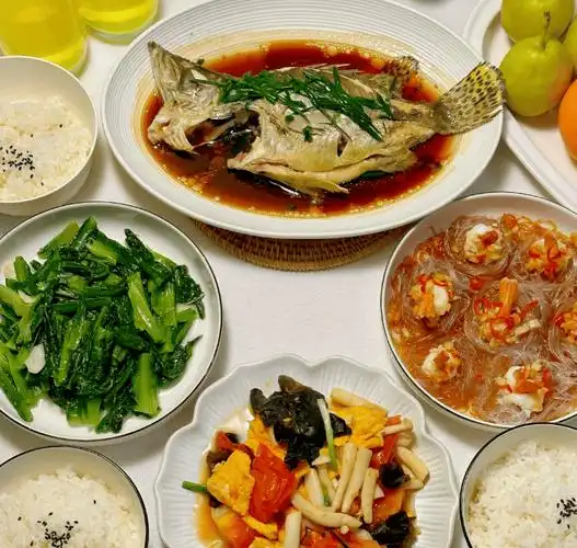 江苏一家三口一周晚餐,走红朋友圈,网友:家常过日子不要假精致