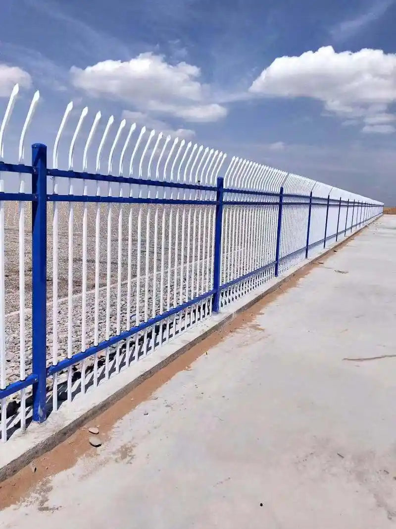 热镀锌护栏安装现场