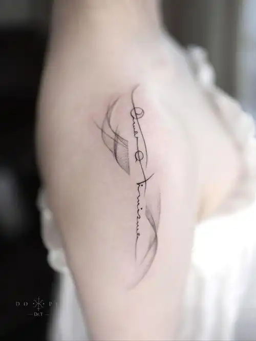 高级感超适合女生的线条字体纹身