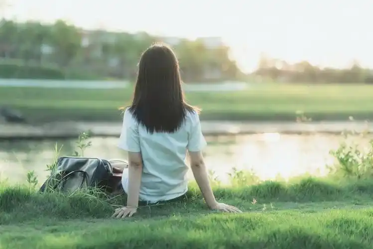 一个人最好的生活状态:困顿时读书,烦恼时运动,独处时思考