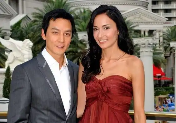 107斤三围:33c,24,35语言:普通话 希伯莱语 法语 英语 粤语前男友:阿