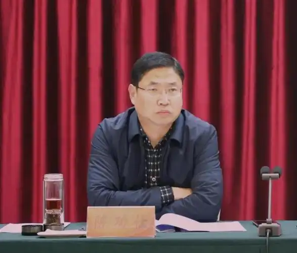 县委常委,纪委书记,监委主任陈功仕传达县委书记胡培刚关于城区人居