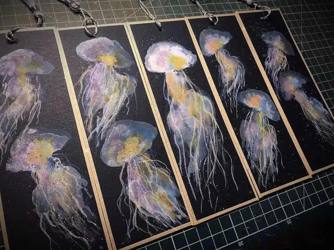 水母#水彩 #手绘 #画渣日常 #画画 #2022年的最后一 - 抖音