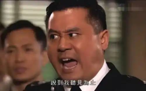 他红极一时,为母亲弟弟还医药费,如今改当服务员