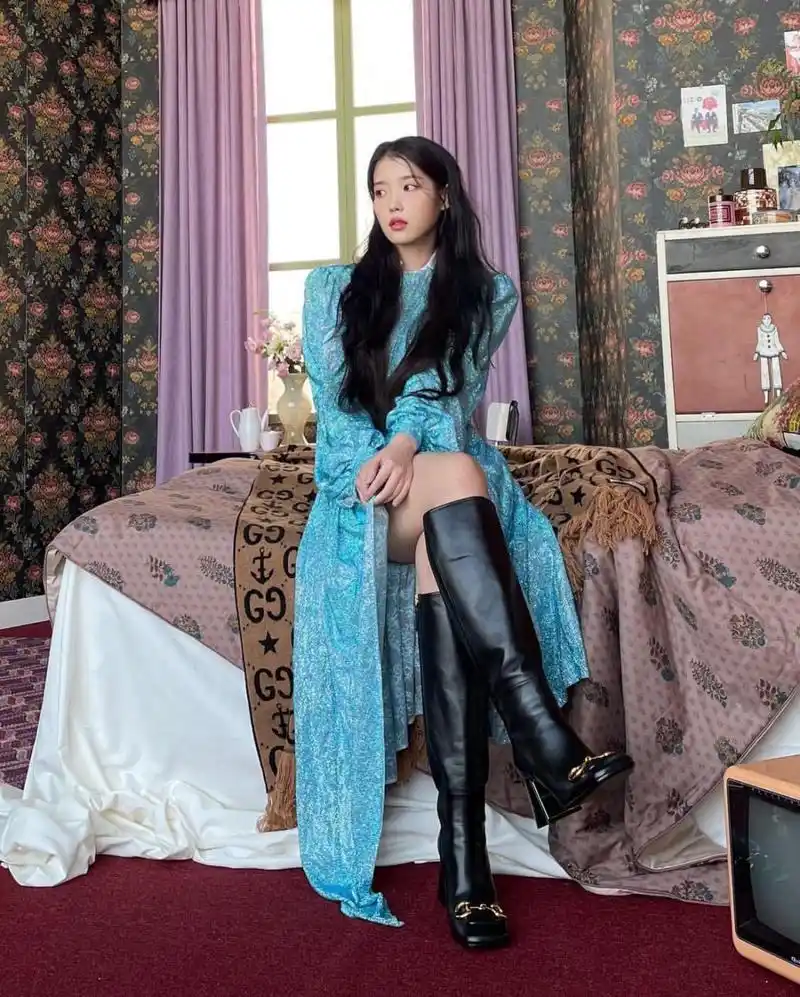 iu李知恩全能艺人# 这张照片有张满月的氛围