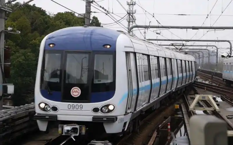 「上海地铁」「风景好看却人流超多的佘山」9号线蚕宝宝909 早高峰