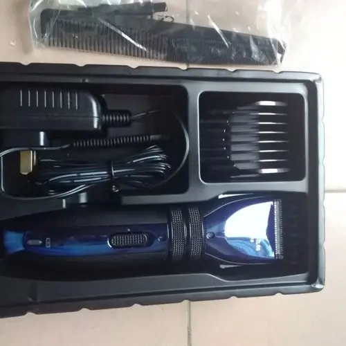 飞科(flyco)理发器fc5809 成人儿童电推剪充电式电动剃刀 送不绣钢