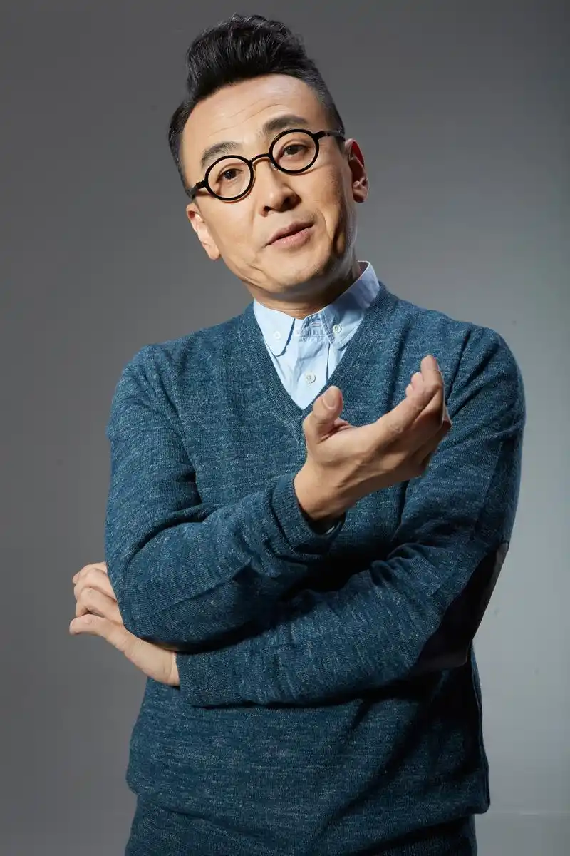 凤凰卫视主持人窦文涛简介