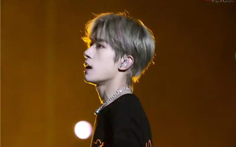 【易烊千玺】"好久不见我的舞台玺"