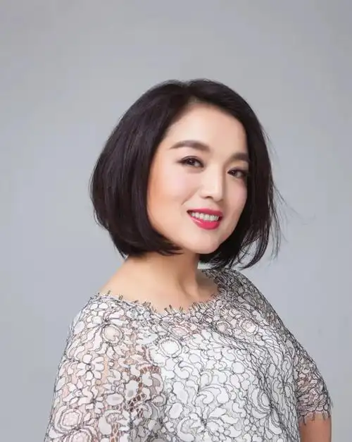 受访者:白雪歌唱艺术家,军旅歌手主持人:韩一丹《杭州》杂志人文访谈"