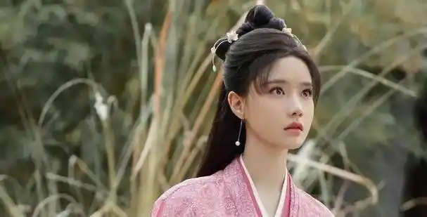 《美人鱼》海选出道,《创造101》被淘汰,如今凭《莲花楼》出圈