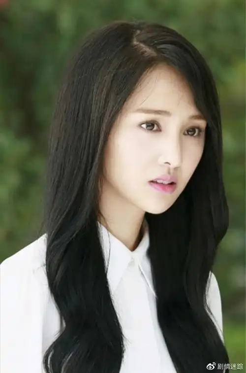 郑爽一个多才多艺美丽贤淑的清纯女孩