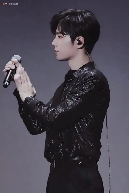 190921 陈情令泰国见面会#肖战平安喜乐#  甜甜的笑好帅啊,360度无亖