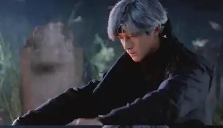 郭富城银发蓝瞳造型帅气凌人.