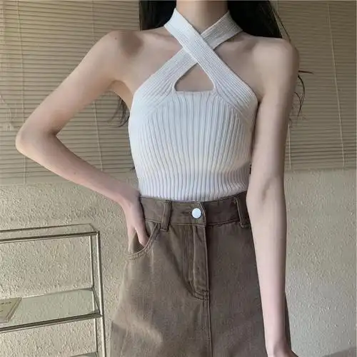 露肩吊带上衣女图片