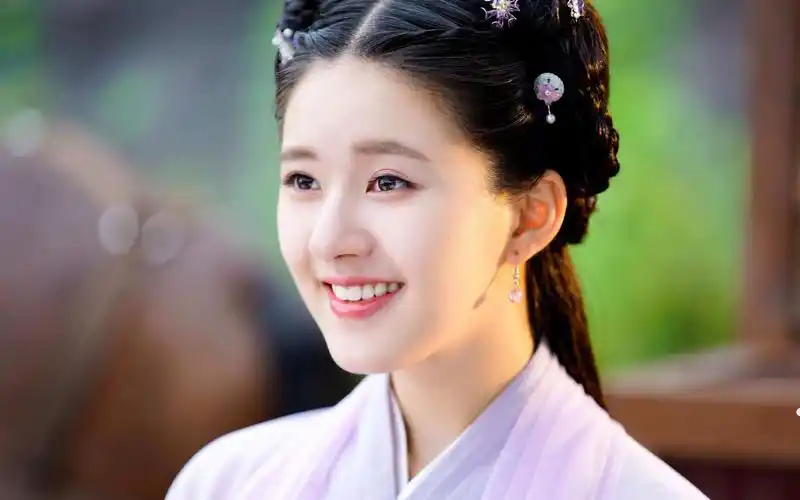 《长歌行》赵露思扮相很甜