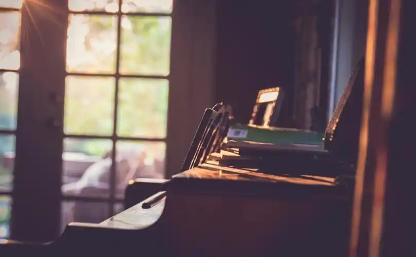 我们越来越爱回忆了,十二首忆旧的诗词,怀念曾经的美好