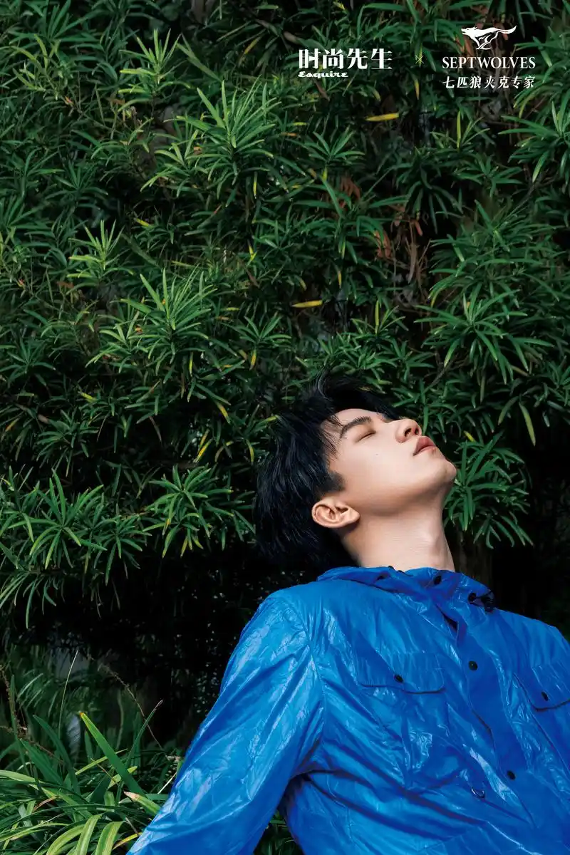 王子奇 | 热烈如初,酷感随行.发掘不只一面的时尚态度身着 - 抖音