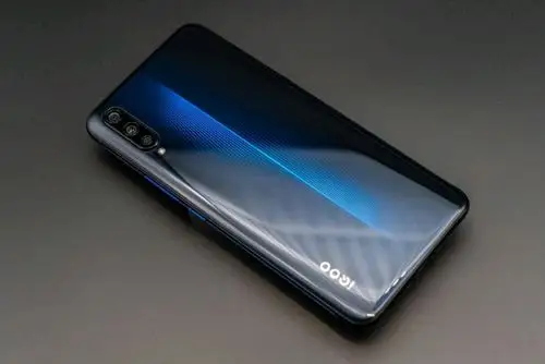 同样是骁龙855这款手机已跌至最低价还有nfc和44w快充