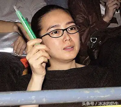 刘德华老婆朱丽倩近照(51岁朱丽倩近照曝光,被刘德华藏了24年的神秘