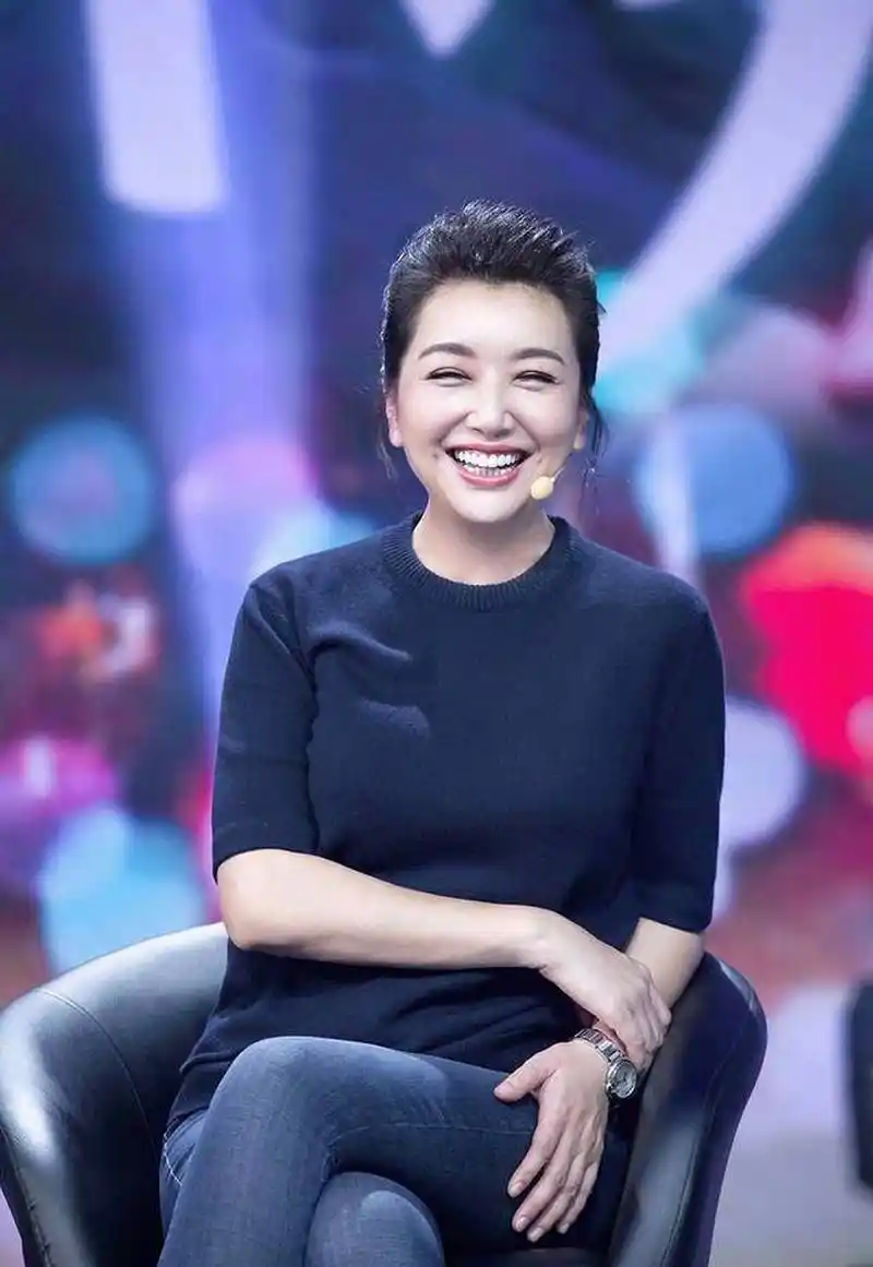 江珊,1967年12月出生于镇江市,毕业于中央戏剧学院,中国内地女演员