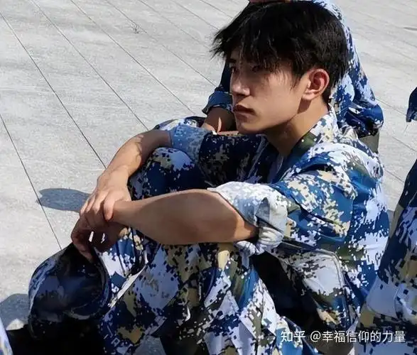 关于易烊千玺中考违规和编制不用笔试的谣言毕业时发生了一件很巧合