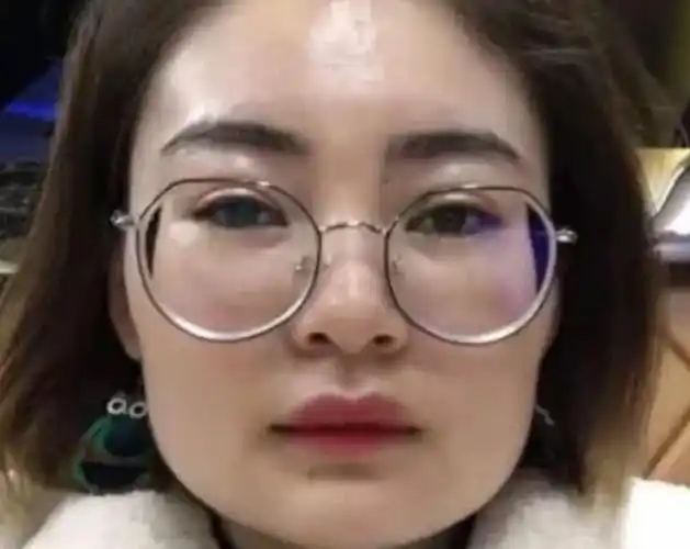 大饼脸适合什么眼镜