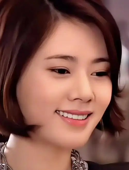 秋瓷炫,肤白貌美,妩媚动人,有着一股难以抗拒的性感女性魅力-度小视