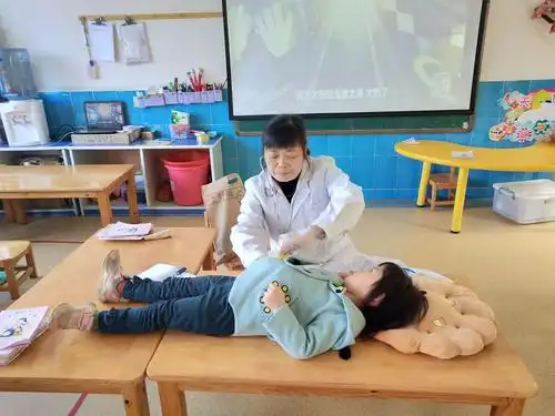 快乐成长 健康相伴 金苹果幼儿园2019年春季学期儿童健康体检