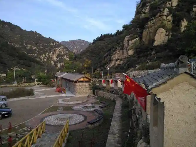 金秋十月自驾游览阜平天生桥骆驼湾.