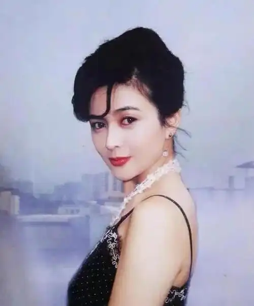 关之琳年轻时没管好下半身后半辈子为此付出代价61岁仍单身