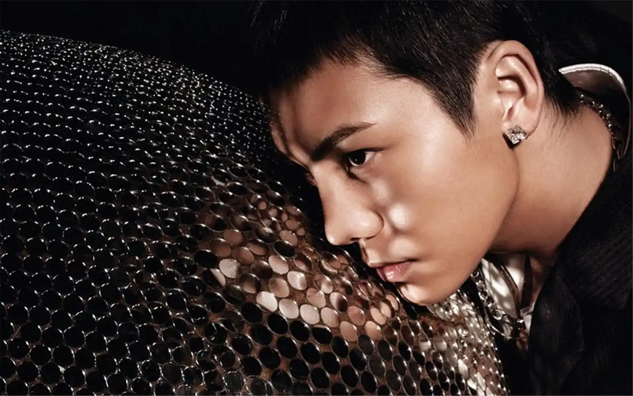 国民小鲜肉陈伟霆帅气型男简约写真桌面壁纸第一辑