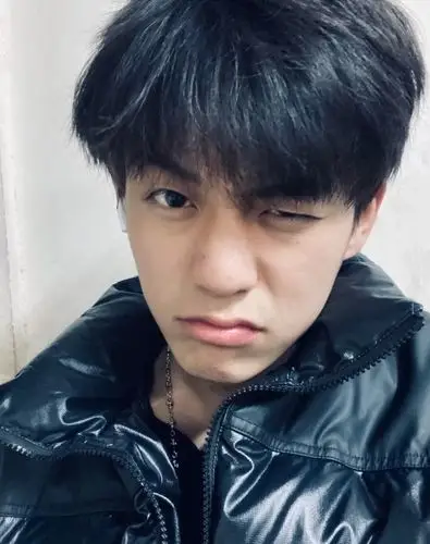 人鱼线的pdd余庆伟