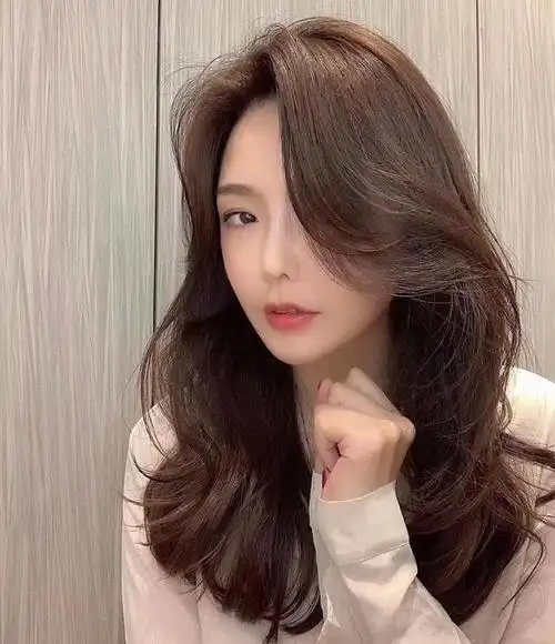 40岁女人最有气质发型,40岁女人最有气质发型长脸(选不对发型会显老)