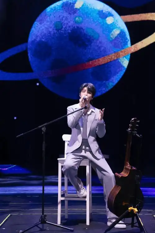 王俊凯周杰伦舞台照##王俊凯彩排舞台图