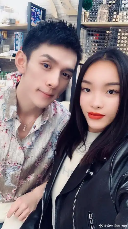 有人知道刘柏辛lexie吗?李佳琦居然是她哥哥诶,好.