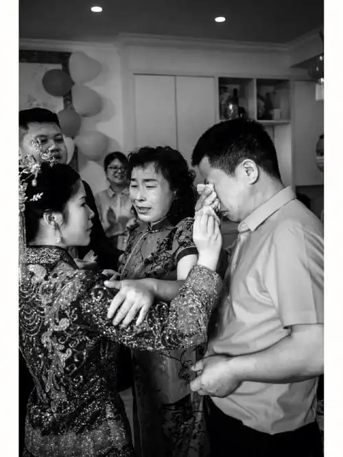 婚礼上新郎哭的泣不成声婚礼跟拍