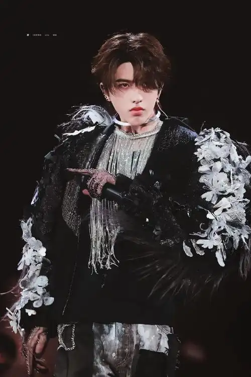 蔡徐坤#在我的这颗小星球里面,你就是温柔跟璀璨,即使旁的宇宙再缆