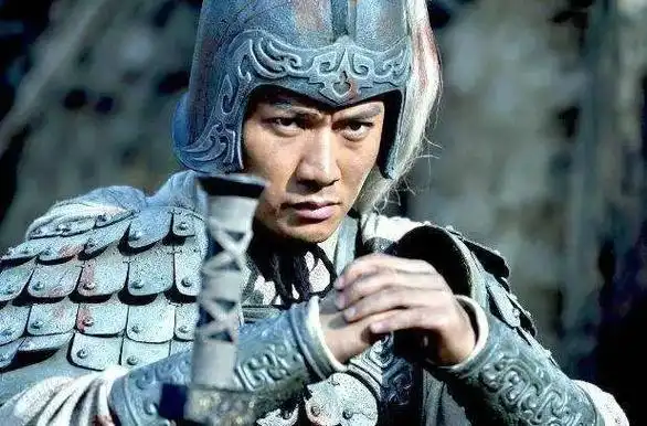 赵云扮演者(同样演"赵云",张山和聂远放在一起看,差别就出来了)