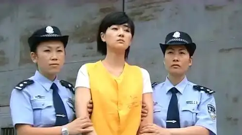 红蜘蛛:美女罪犯杀人灭口,最终难逃一死落入法网,大快人心!