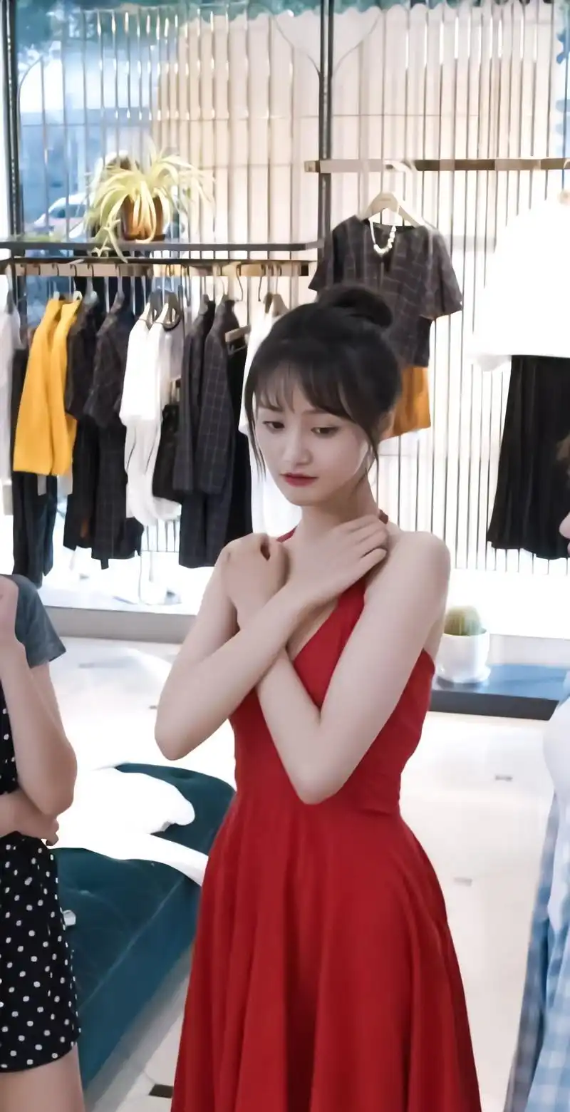 郑爽带男友录节目,一身白裙清新可人,要不要这么美